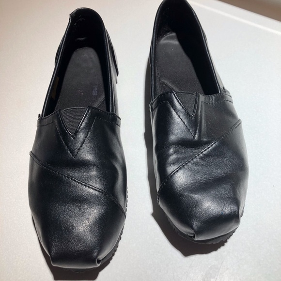 toms slip resistant shoes